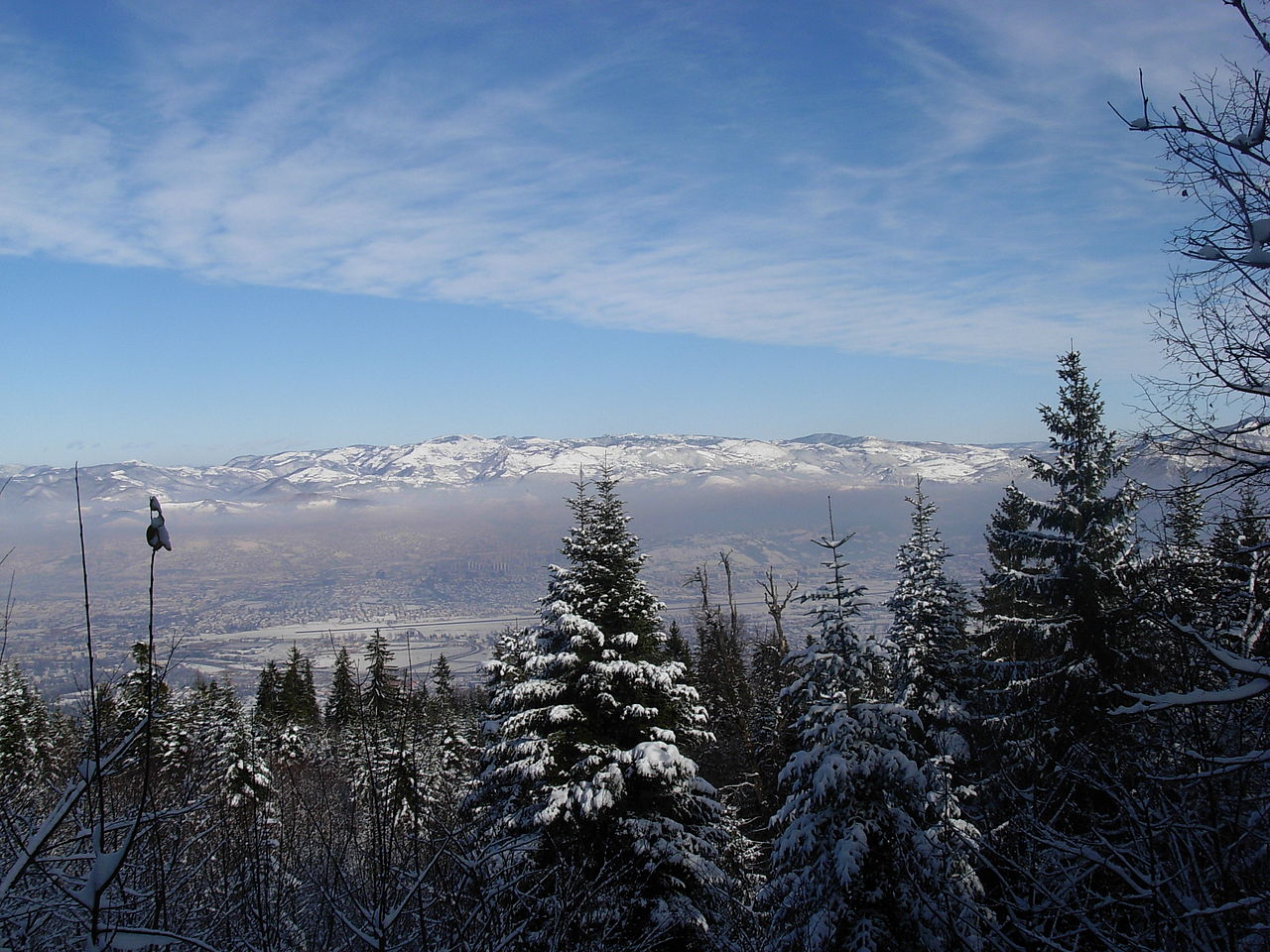1280px-Sarajevo_seen_from_Igman جبل إيغمان في البوسنة والهرسك