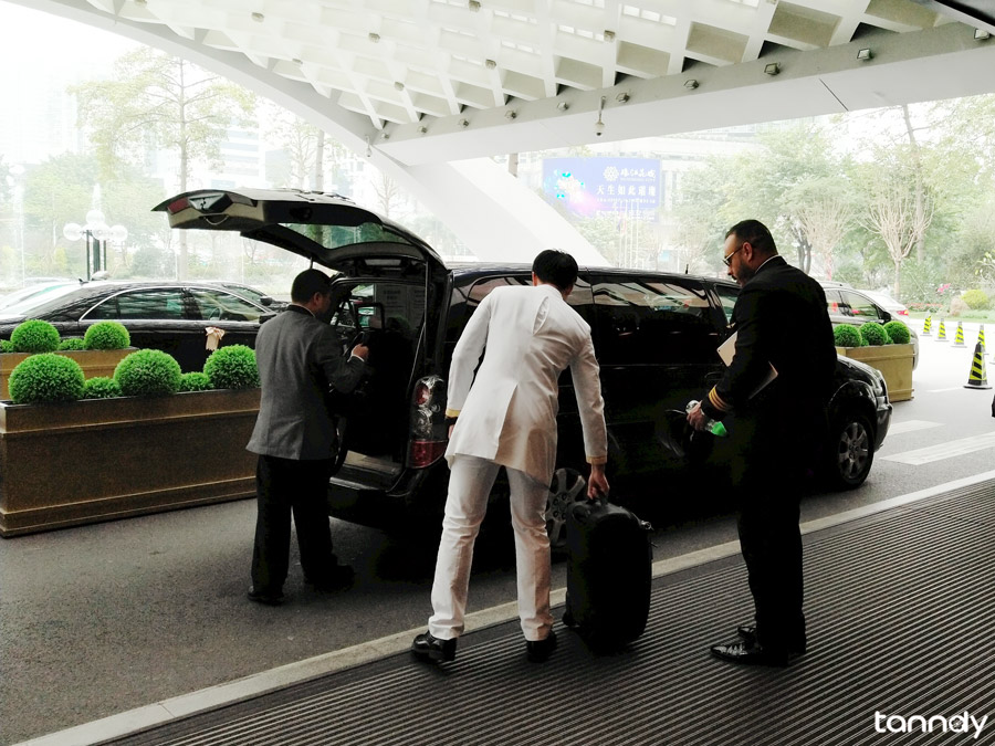 Airport pickup service استقبال وتوديع من مطار سراييفو