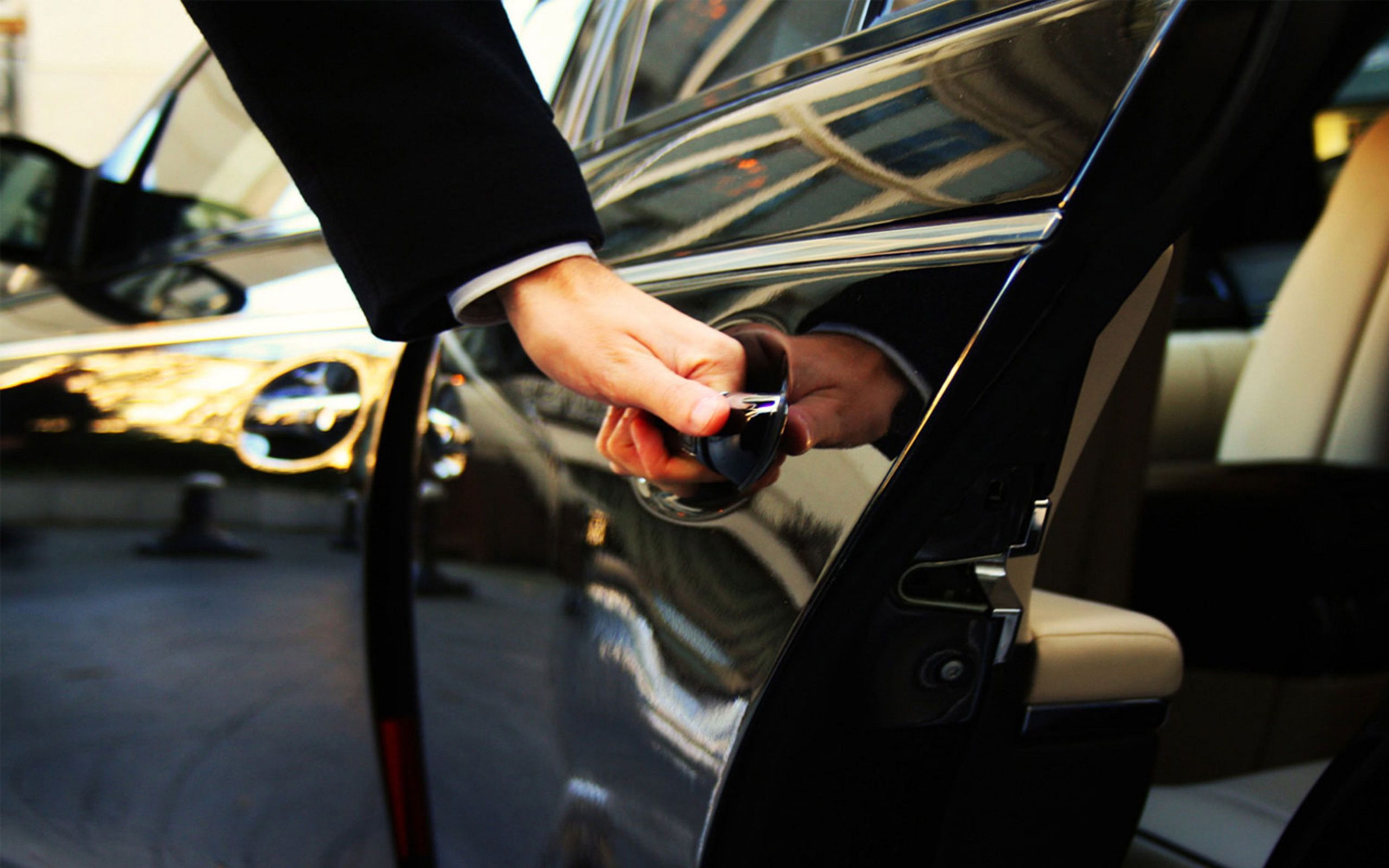 airport pick up transfer ترانسفير من مطار سراييفو الاستقبال في المطار برنامج سياحي البوسنة 10 أيام - بكجات البوسنة