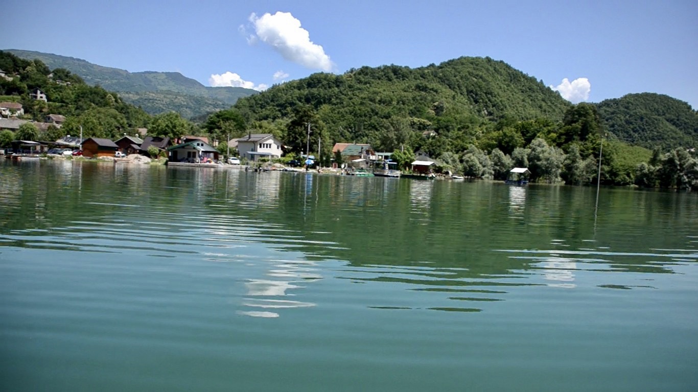 بحيرة يابلانيتسا